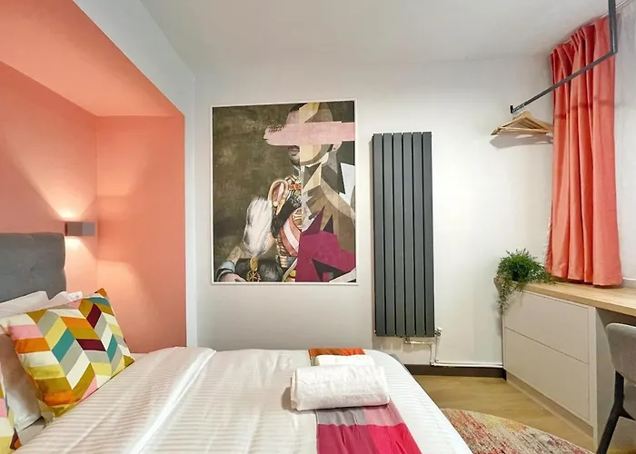 The Artists Place Square Apartment *