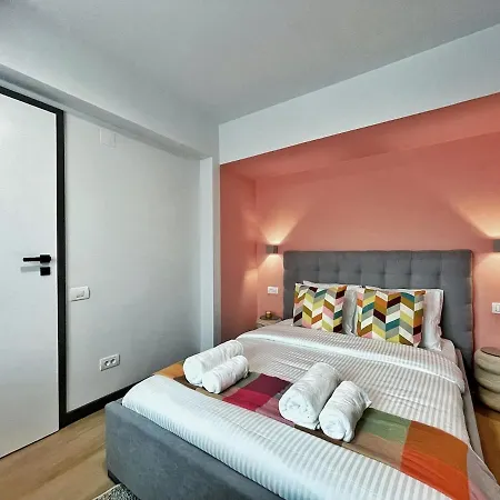 The Artists Place Square Apartment