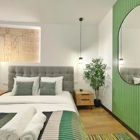 The Artists Place Square Apartment