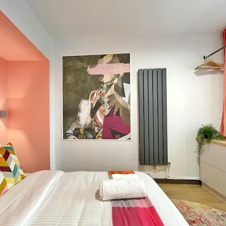 The Artists Place Square Apartment *