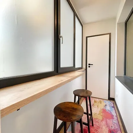 The Artists Place Square Apartment