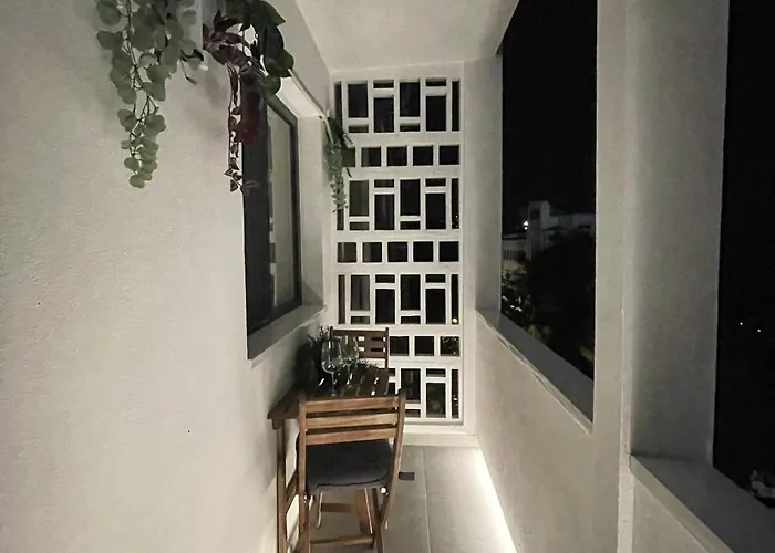 アパート The Artists Place Square