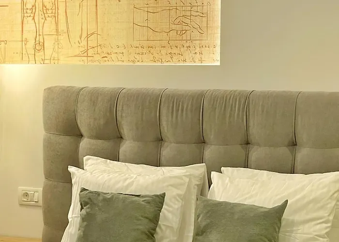 The Artists Place Square