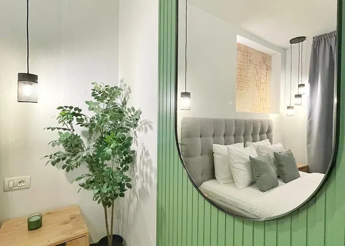 The Artists Place Square アパート