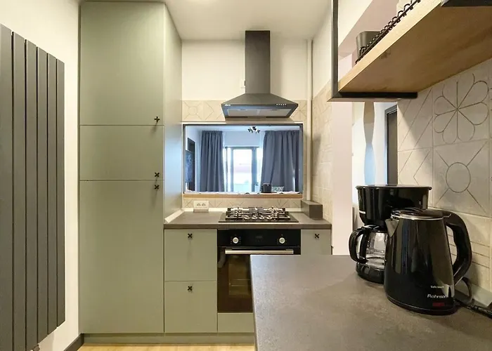 The Artists Place Square *