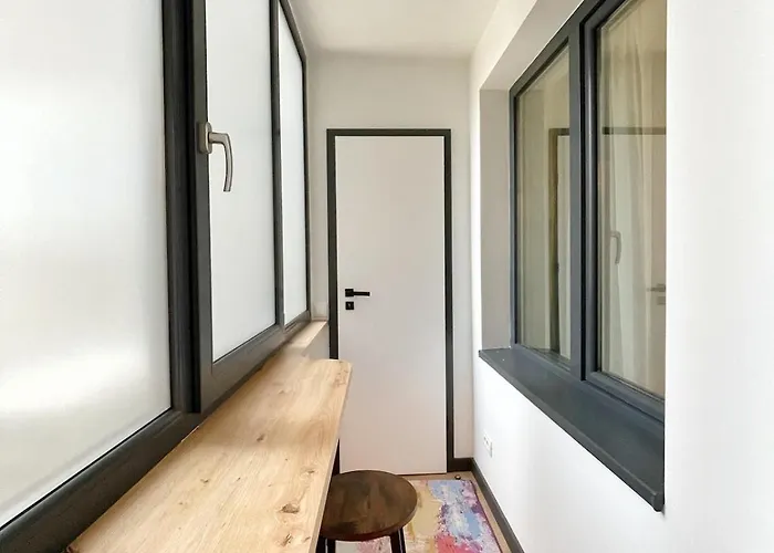 The Artists Place Square アパート *