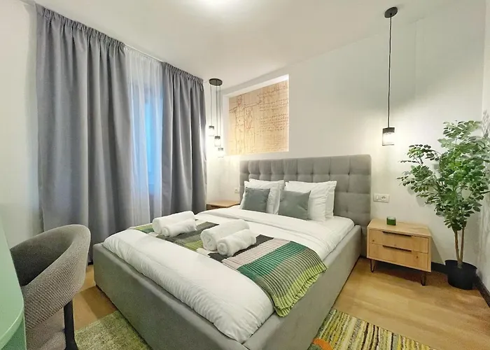 アパート The Artists Place Square